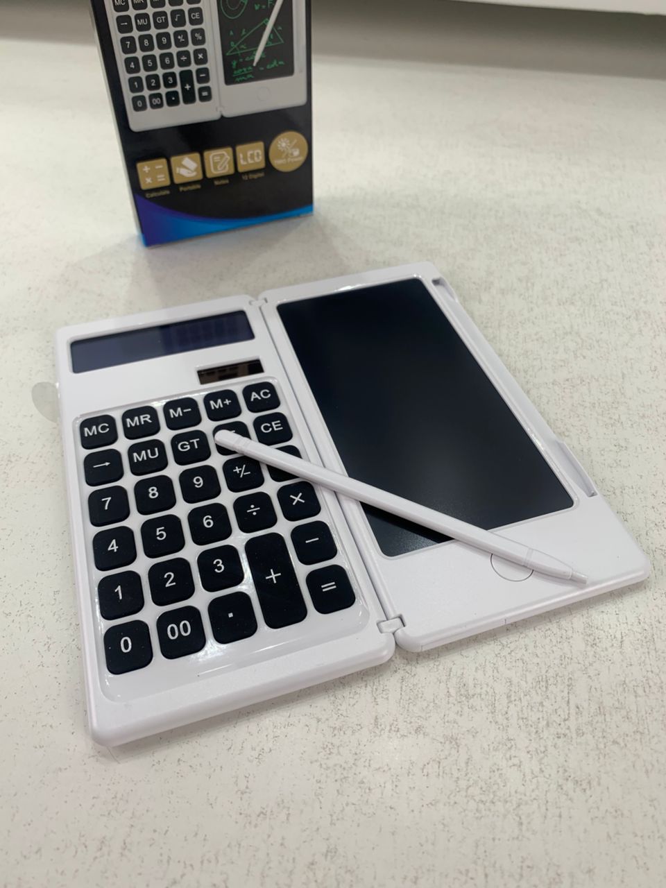 Calculatrice pliable et numérique avec tablette d’écriture LCD 6 pouces – آلة حاسبة ولوحة كتابة 2في1